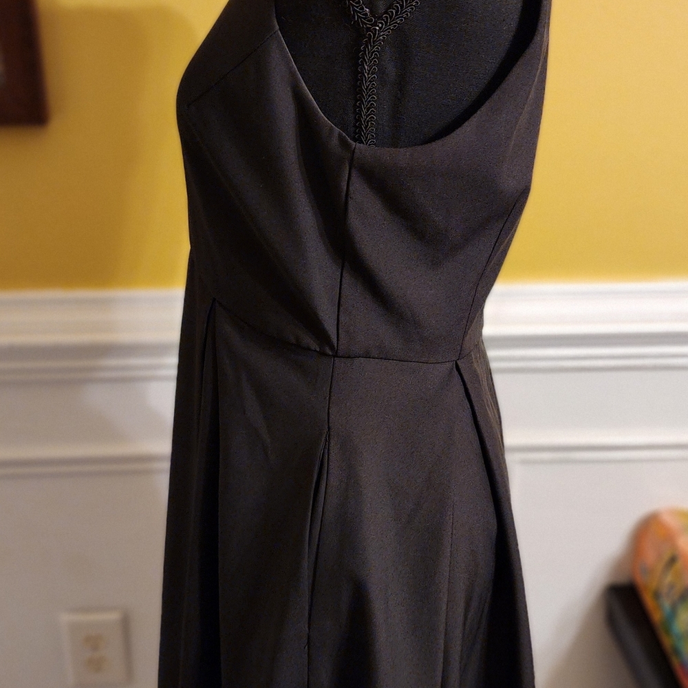 Beautiful LBD - Picture 6 of 8